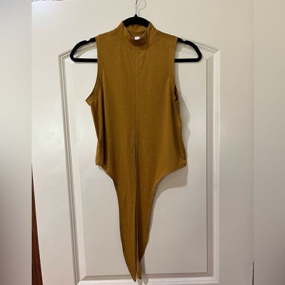 LULULEMON Time to Restore Mock Neck Tank Spiced Bronze White Women’s Size 2 - Picture 8 of 9